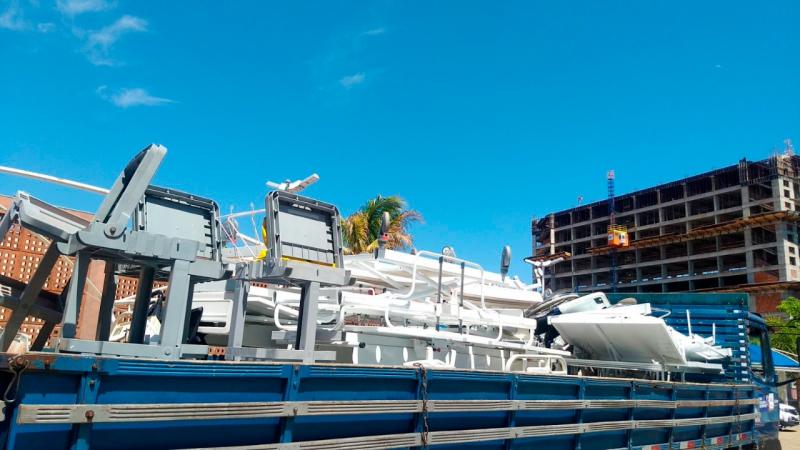 Transporte do material teve participação de trabalhadores do hospital e município