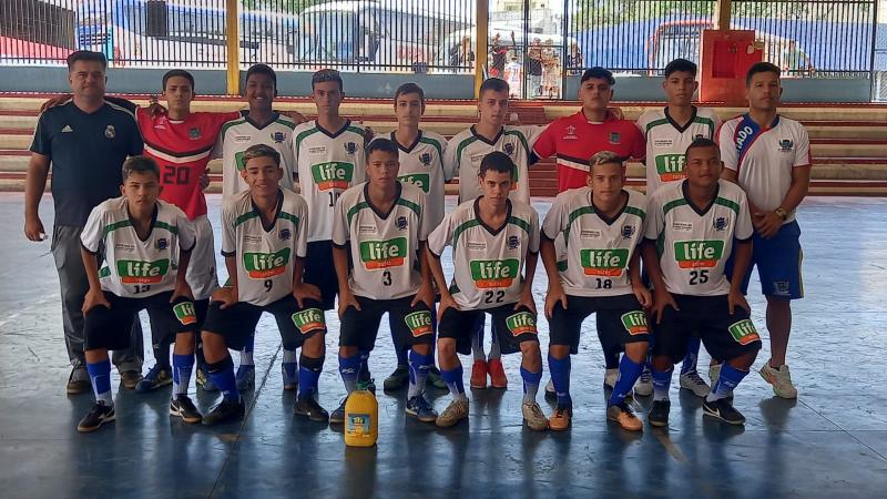 Garotada da equipe campeã de Álvares Machado que estará em Pereira Barreto