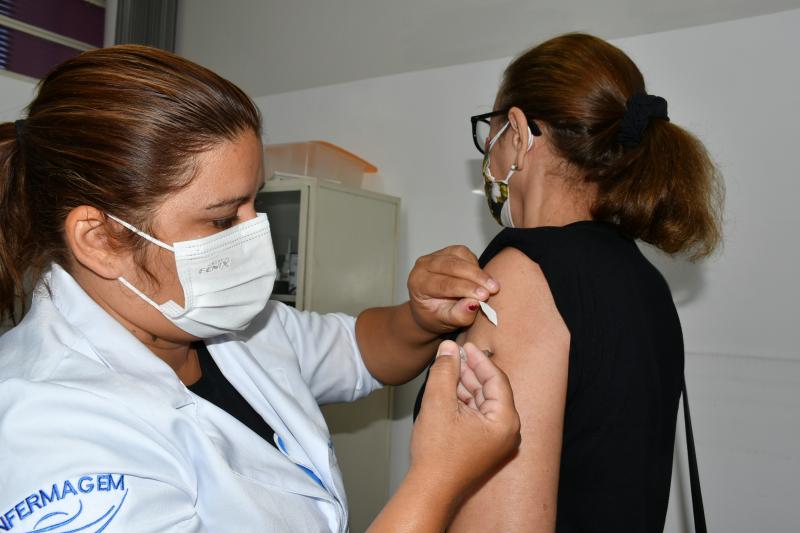 Em Prudente, 191.243 pessoas receberam pelo menos uma dose da vacina contra o vírus 