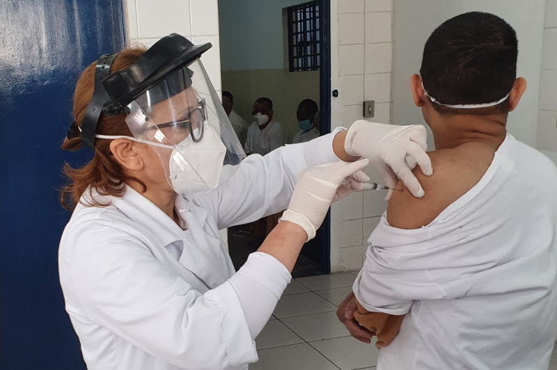 Na região, 26.466 detentos estão com o esquema vacinal completo