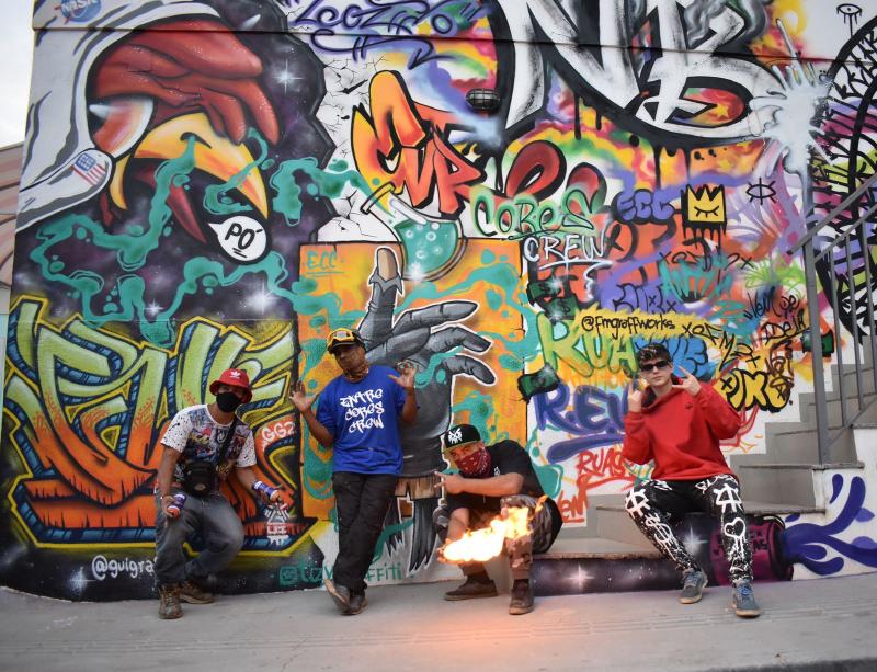 Trabalhos dos grafiteiros podem ser vistos em diversos pontos da cidade