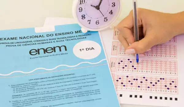 Primeiro dia de provas do Exame Nacional do Ensino Médio 2021 foi realizado neste domingo