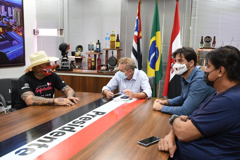 Reunião entre o prefeito, secretário de Turismo e organizador do evento foi realizada ontem