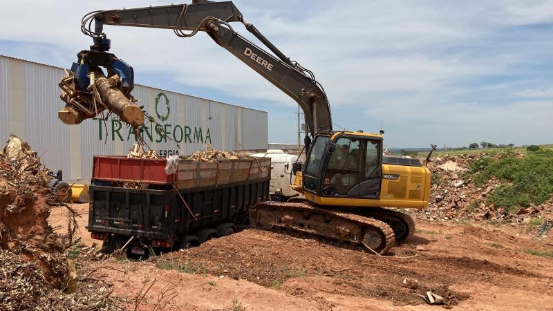 Foram transportadas 17 toneladas de resíduos que foram recolhidos do local