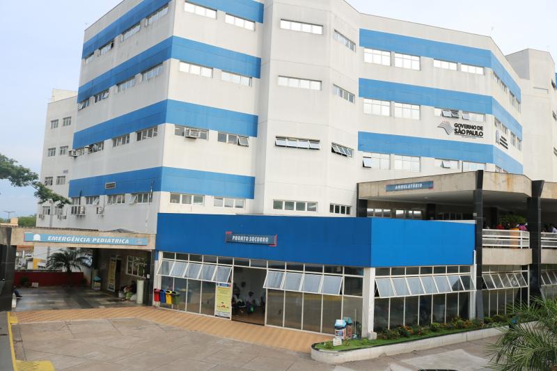 Vítima está internada em estado grave no Hospital Regional