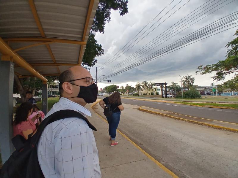 Usuários do transporte público relatam dificuldades no primeiro dia da semana após fim do contrato da Prefeitura com a Prudente Urbano