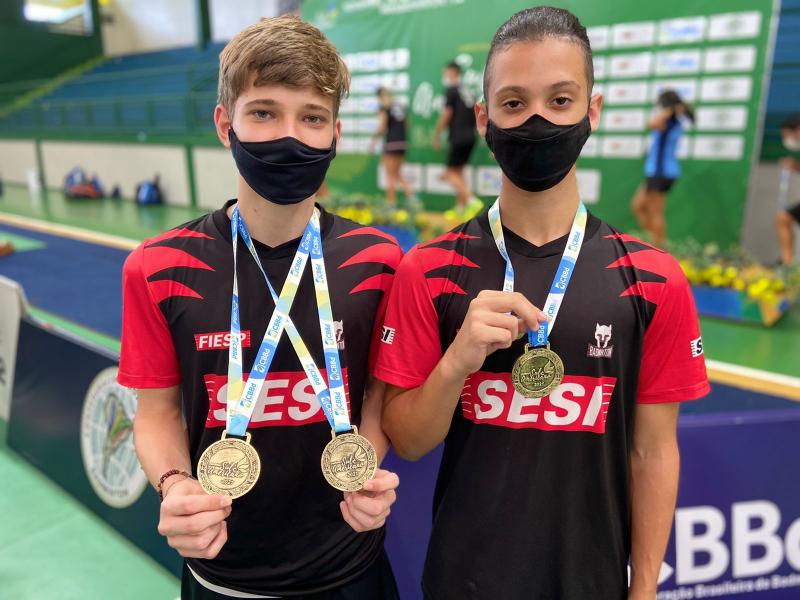 Medalhas foram conquistadas por Gabriel Souza e Vinicius Vioto na dupla masculina e dupla mista