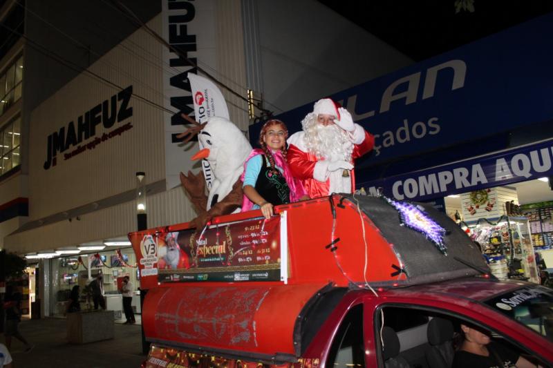 Papai Noel chegou nesta quinta-feira ao calçadão de Prudente