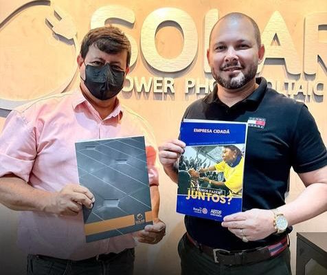Wilson Diniz, do Rotary Club Nascente, e Douglas Andrade, da Solar Power Photovoltaic