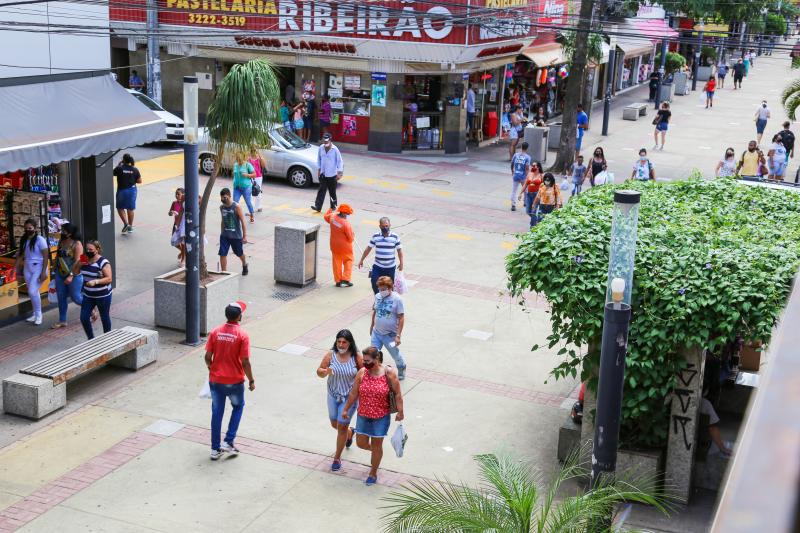 Hoje, véspera natalina, em Prudente, comércio central abre as portas das 9h às 17h