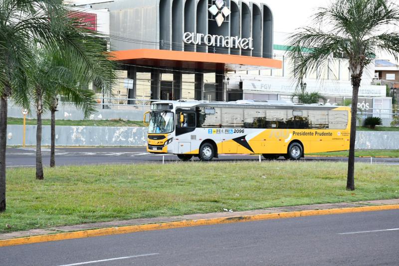 Transporte coletivo funciona normalmente hoje