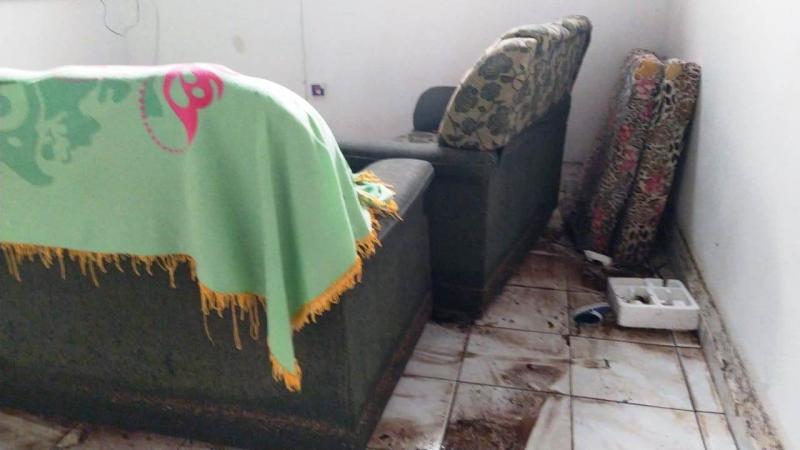 Casas foram invadidas pela água durante chuva desta quinta-feira