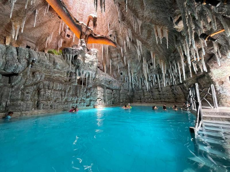 Uma das atrações é a recém-lançada piscina vulcânica