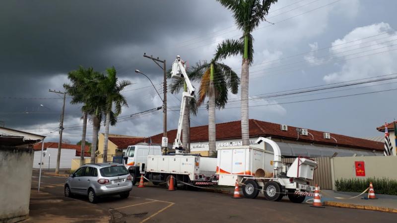 Empresa mantém plano de contingência para atender demandas no sistema elétrico provocadas pelo volume de chuvas e raios