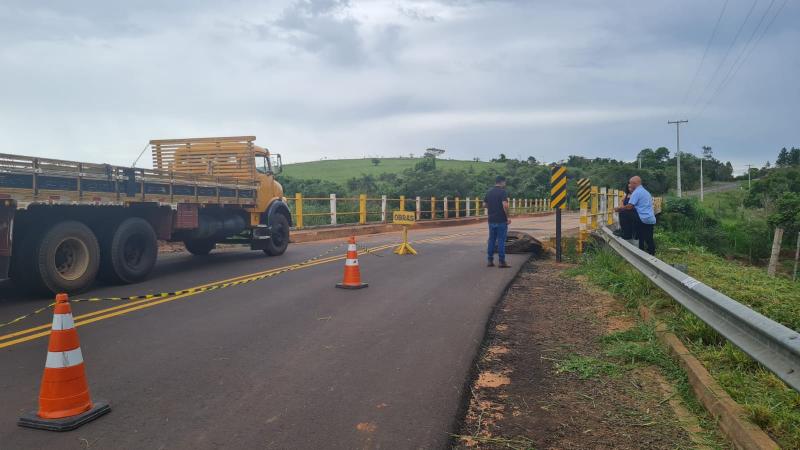Decisão de interditar ponte foi tomada após avaliação técnica do DER