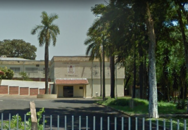 Farmácia Comunitária fica localizada no subsolo da Casa de Encontros, na Vila Euclides