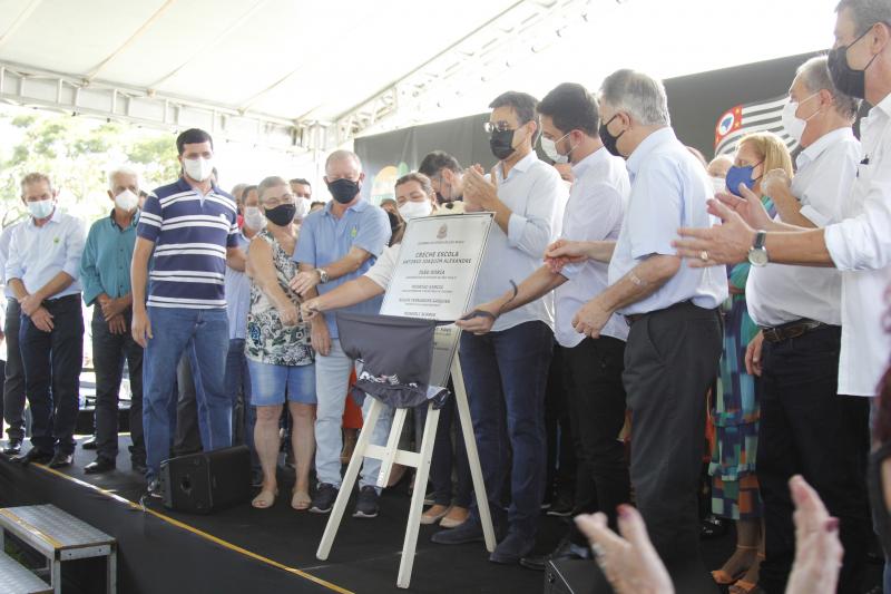 Em Álvares Machado, Rodrigo Garcia entregou uma creche-escola