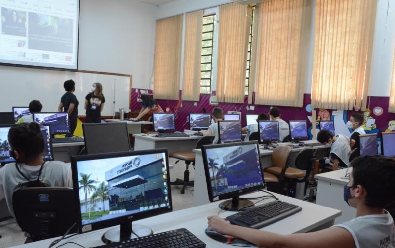 Primeiro dia do programa foi iniciado com aula de “lógica de programação”