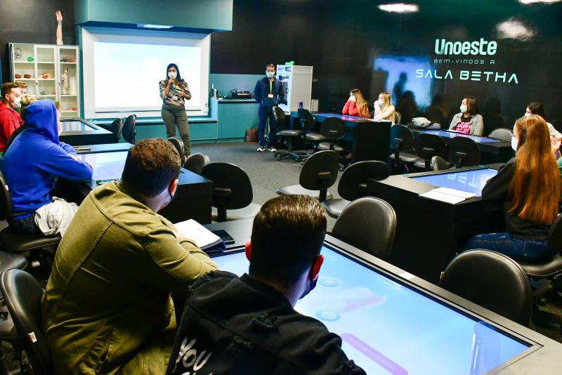 Com o Fies, estudantes de baixa renda podem estudar em universidade particular que é referência em ensino e estrutura