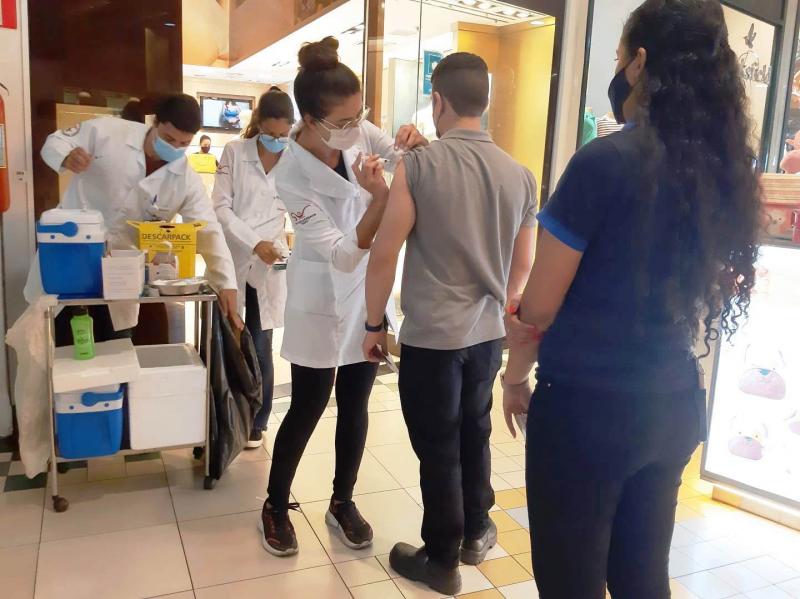 Nesta semana, equipes realizaram atendimentos em shoppings, hipermercados e atacado