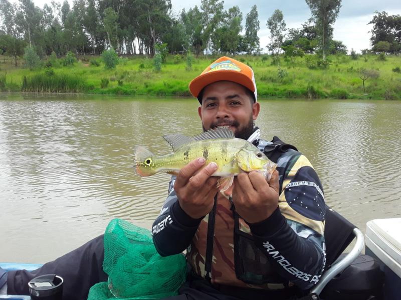 Primeiro lugar, Marcelo Cintra recebeu troféu e uma carretilha