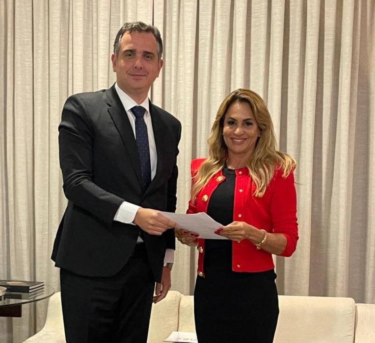 EM BRASILIA Rodrigo Pacheco, presidente do Senado recebeu Mônica Santos, CEO da Bevi e presidente da Anec (Associação Nacional das Empresas Correspondentes Bancárias)