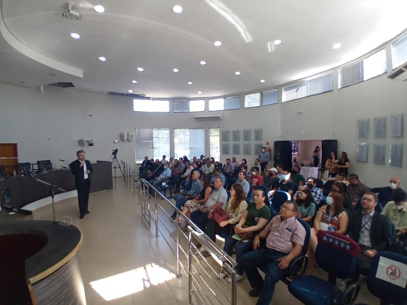 Evento foi realizado na Câmara Municipal de Álvares Machado