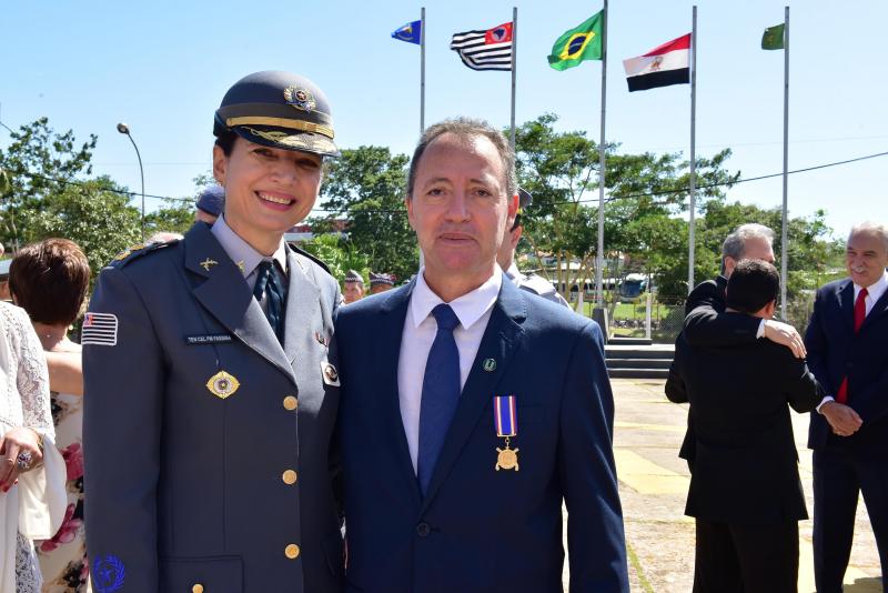 TENENTE CORONEL FASSINA, COMANDANTE DO 18º BPM E O PRÓ REITOR ACADEMICO DA UNOESTE, JOSÉ EDUARDO CRESTE