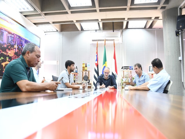 Encontro ocorreu na manhã desta segunda, no gabinete