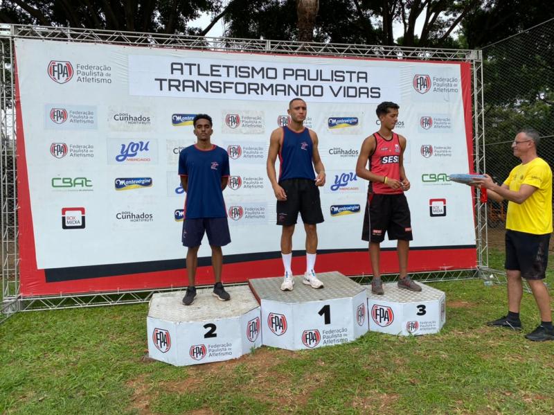 Roger Mateus e Eron Maciel, campeão e vice-campeão no Salto em Altura, 2 m