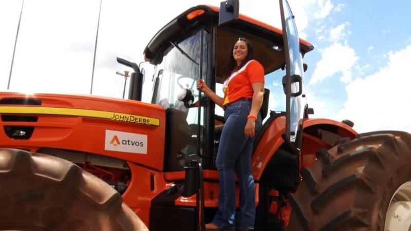 Patrícia é operadora de máquinas agrícolas e multiplicadora da Unidade Conquista do Pontal 