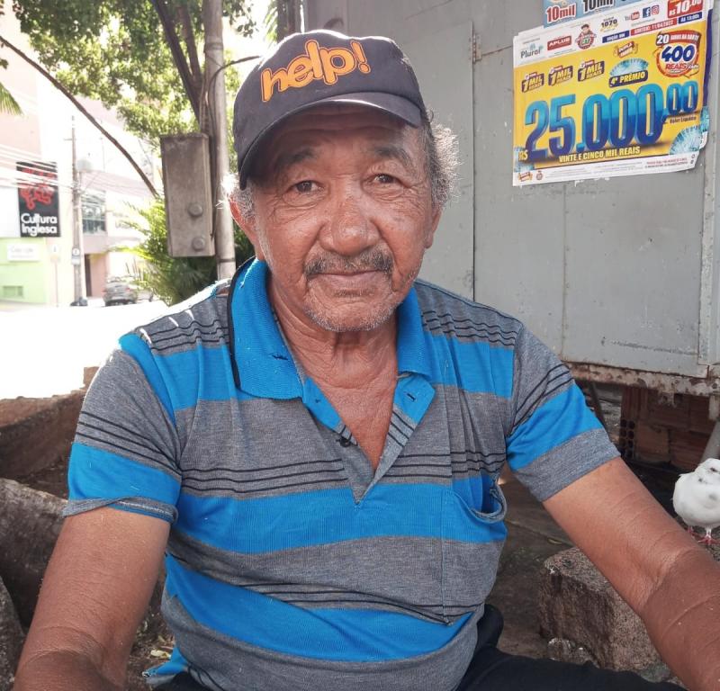 Jucenildo Moreno da Silva tem 72 anos e ainda não conseguiu se aposentar