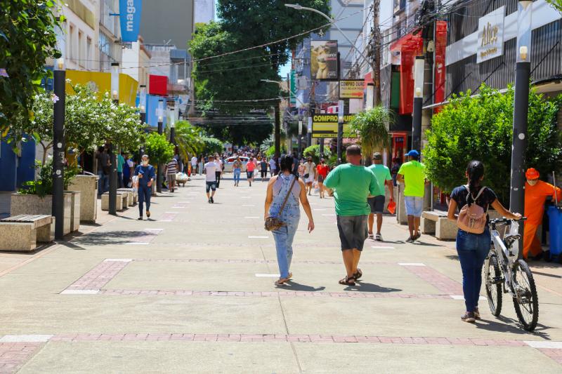 Comércio central funciona das 9h às 15h neste feriado de Tiradentes