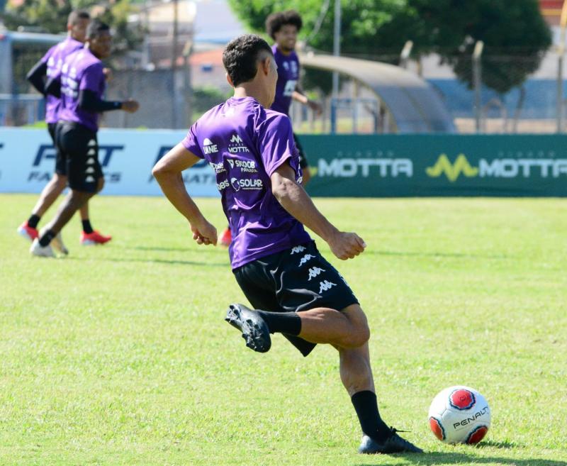 Grêmio Prudente realizou treino recreativo na manhã de hoje, no Prudentão, palco do duelo