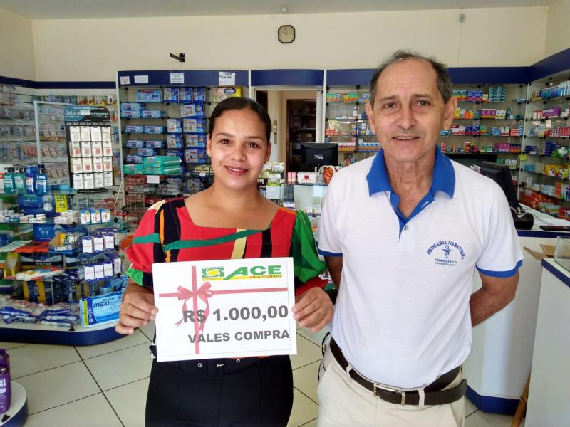 Sortuda, Taiane Urias ganhou R$ 1 mil para utilizar em mais de 100 lojas do comércio de Pirapozinho