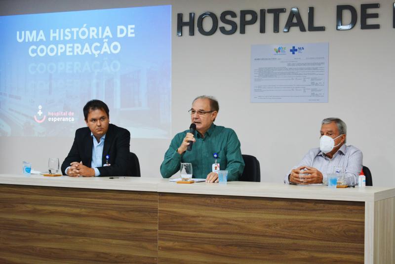 Acordo de cooperação entre Santa Casa e Hospital de Esperança foi firmado nesta terça e anunciada em coletiva de imprensa