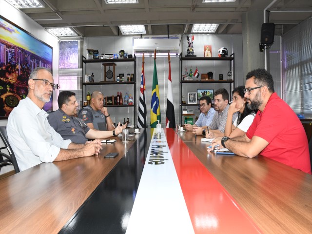 Representantes da PM e da Prefeitura se reuniram ontem