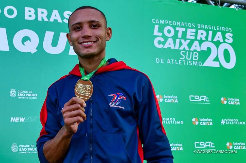 Roger Mateus, o menino que saltou 2,01m para agarrar o seu ouro no Brasileiro