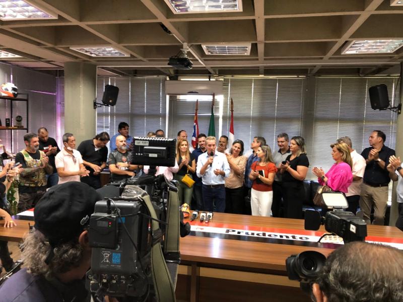 Coletiva de imprensa foi realizada na manhã de hoje no Paço Municipal Florivaldo Leal