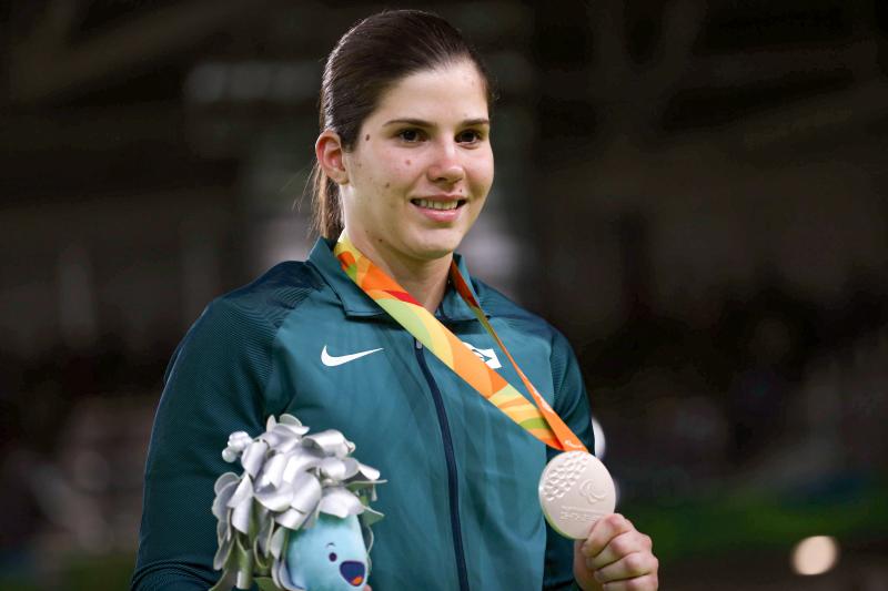 Alana Maldonado, atleta com deficiência visual, foi ouro no judô nas Paralimpíadas de Tóquio (2020) e prata na Rio (2016)
