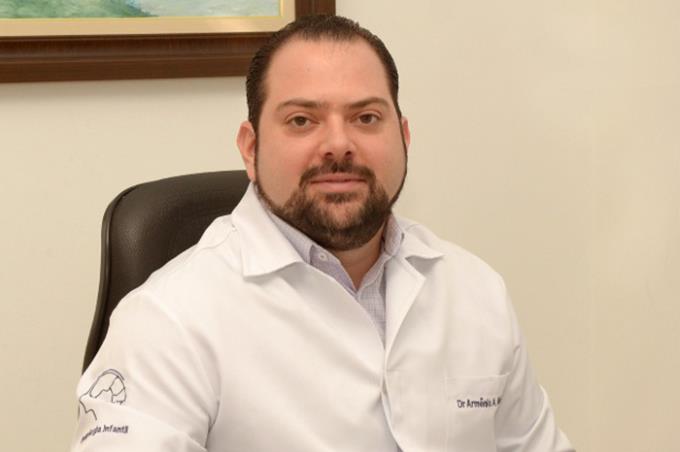 Neurologista Armênio: “Workshop transdisciplinar de medicina e pedagogia”