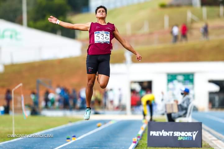 Infelizmente, Gabriel Boza queimou dois grandes saltos bem acima dos 8 m, em Bragança