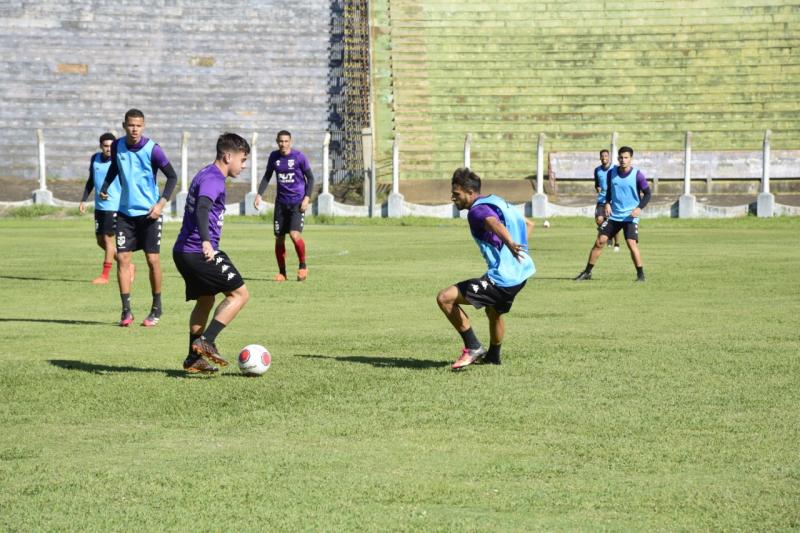 Para aclimatação dos atletas ao clima frio, nesta semana Grêmio Prudente realizou treinamentos às 10h, horário do jogo contra Osvaldo Cruz neste domingo