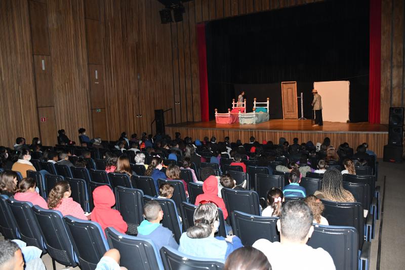 Espetáculo foi encenado pela Companhia Teatral Soarte, da cidade de Ourinhos (SP)