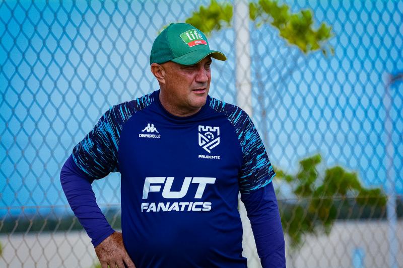 Técnico do Grêmio Prudente, Marcos Campagnollo mira resultado positivo contra o Vocem neste domingo