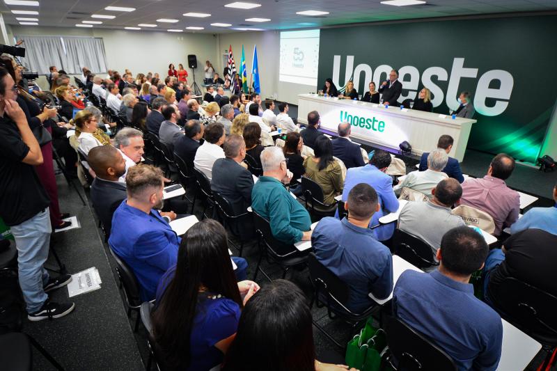 Inauguração oficial do novo campus da Unoeste de Guarujá ocorreu nesta sexta