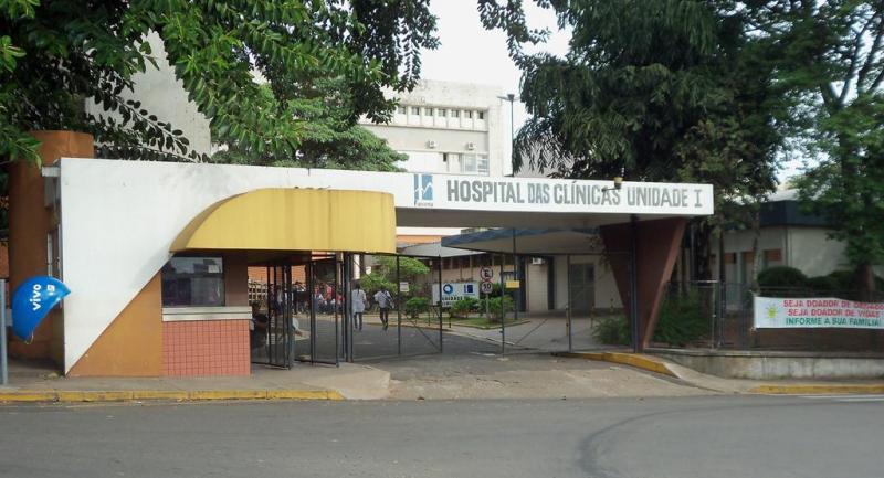 Devido à gravidade das lesões, idoso precisou ser transferido para o Hospital das Clínicas de Marília
