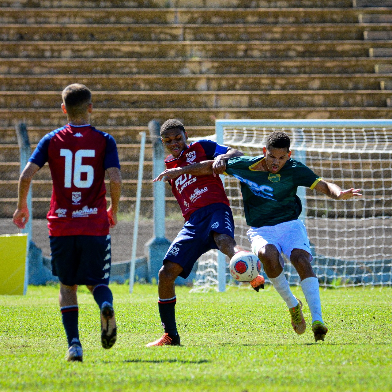 Na 1ª fase do Paulista, Carcarazinhos do Sub-15 e Sub-17 ficaram nos primeiros lugares de seus grupos