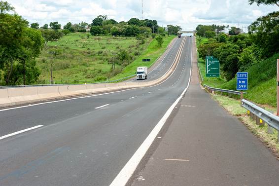 Cart executa nova etapa de obras em trechos de Machado a Caiuá