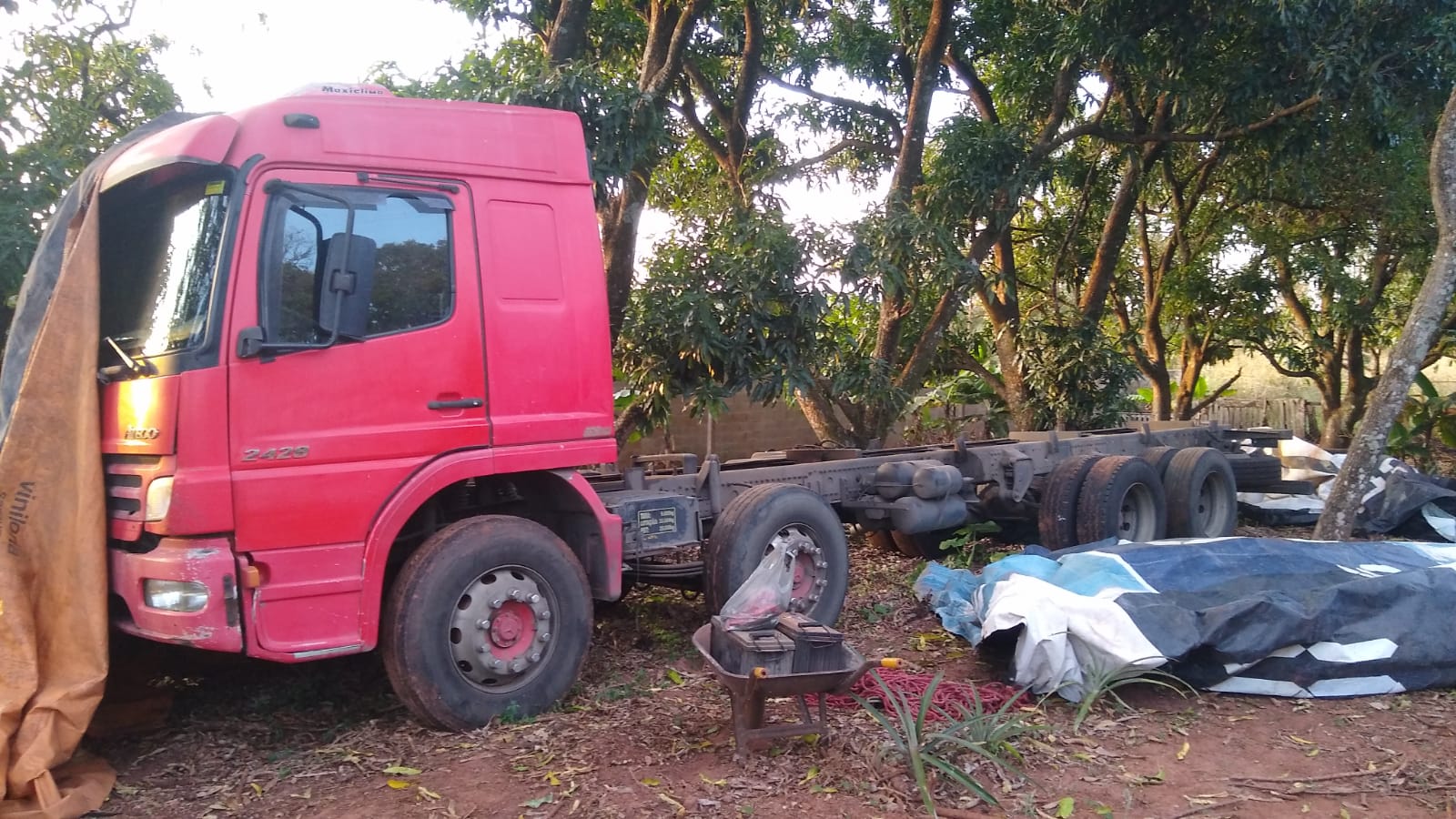 Buscas revelaram que veículo estava em uma área rural no Estado do Paraná